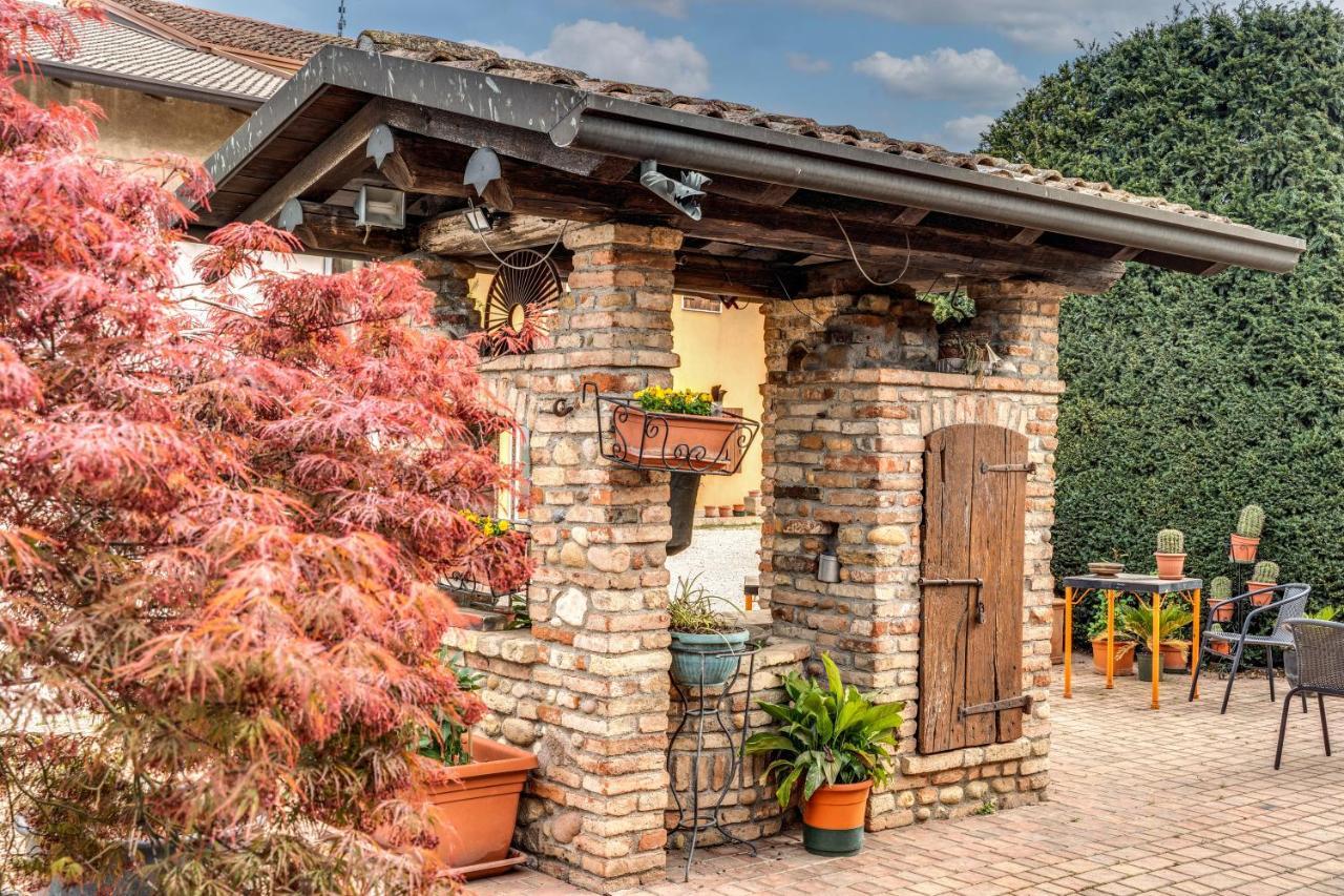 Agriturismo Pozzo Fiorito カスティリオーネ・デッレ・スティヴィエーレ エクステリア 写真