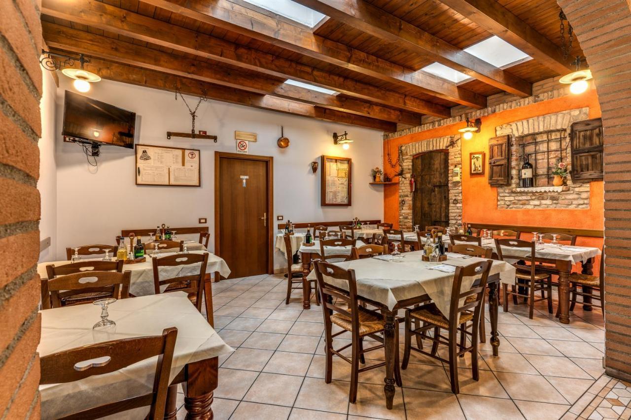 Agriturismo Pozzo Fiorito カスティリオーネ・デッレ・スティヴィエーレ エクステリア 写真