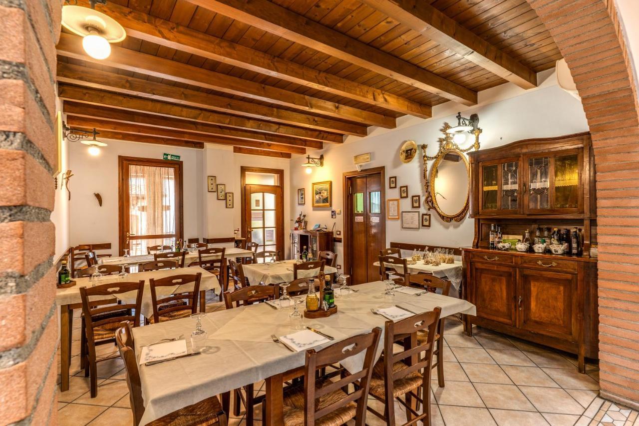 Agriturismo Pozzo Fiorito カスティリオーネ・デッレ・スティヴィエーレ エクステリア 写真