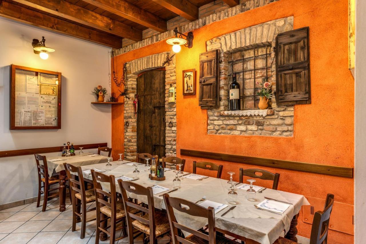 Agriturismo Pozzo Fiorito カスティリオーネ・デッレ・スティヴィエーレ エクステリア 写真